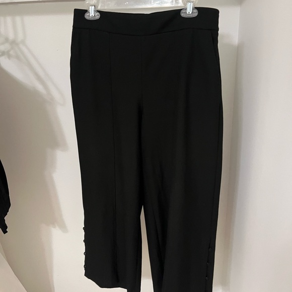 Aritzia Black Women's trousers - Picture 3 of 7